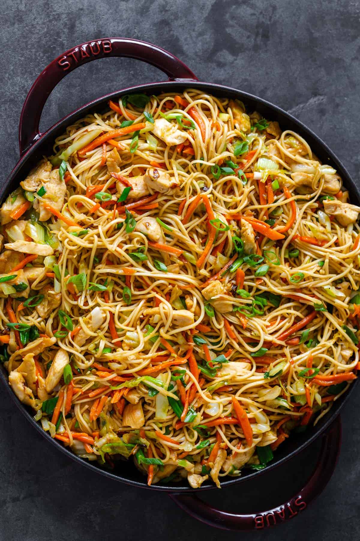 雞肉Chow Mein搭配最好的Chow Mein醬！