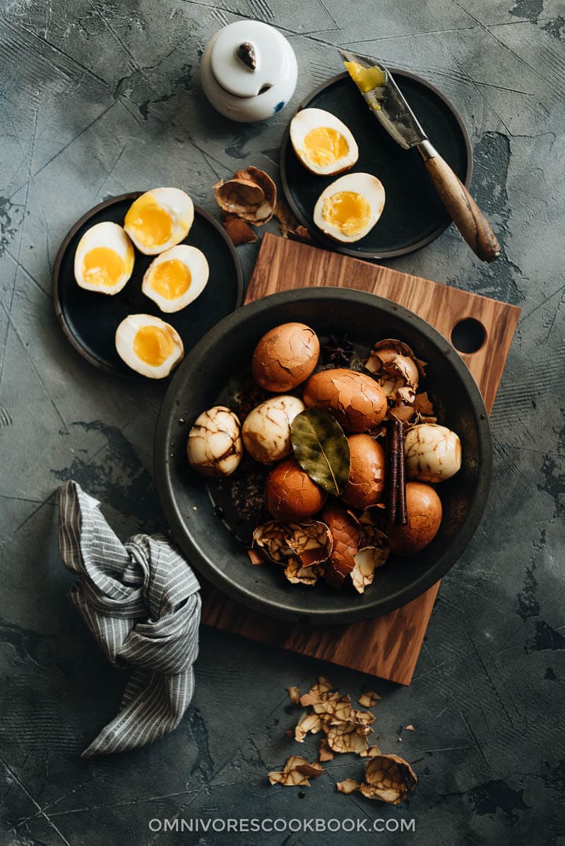 Chinese Tea Eggs (w/ Soft and Hard Boiled Eggs, 茶葉蛋)